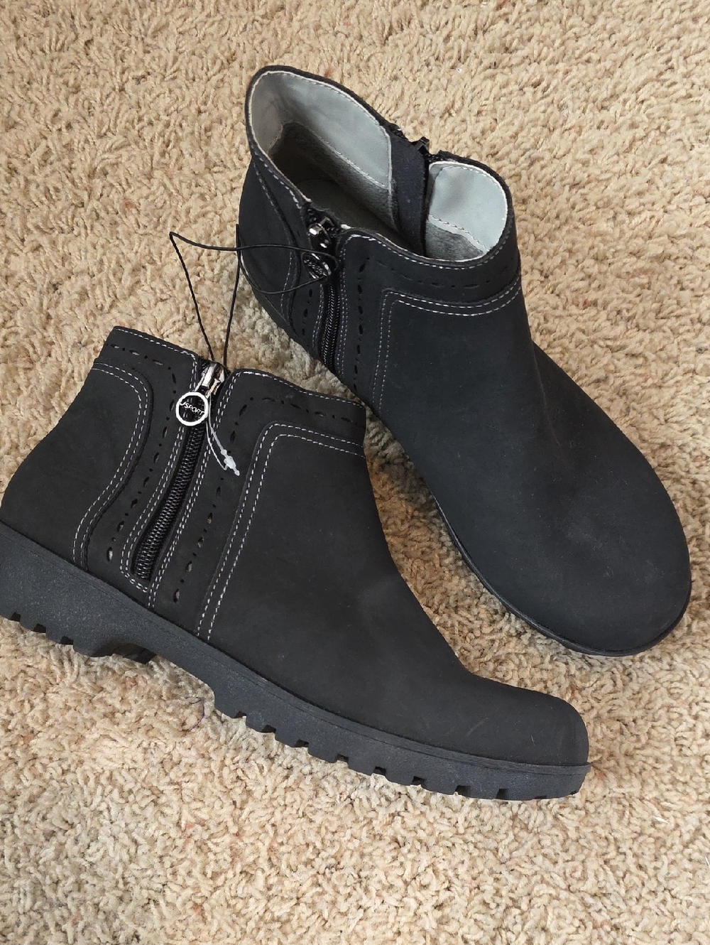 JSport Classic Black Side-Zip Ankle Booties Size 9